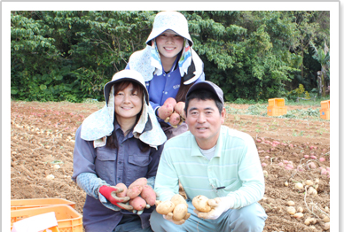 上地安治さん 多鶴子さん<br /> 沙智代さん親子