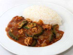 沖縄県産ゴーヤーとオクラの夏野菜カレー