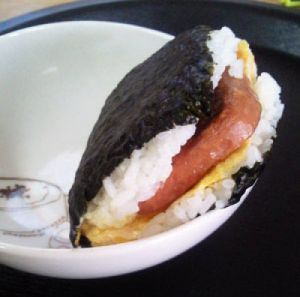 ポークたまごおにぎり - 沖縄料理レシピなら おきレシ