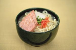 スパムの沖縄そば