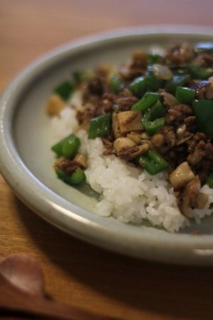 ピーマンとひき肉のスパイシー炒め