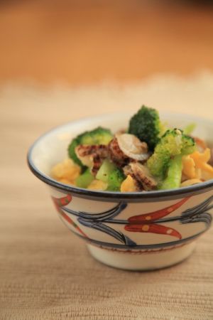 ベビーホタテとブロッコリー丼