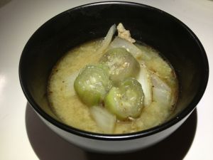 ヘチマの味噌汁（にんにく入り）