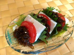 ”もずく”とお豆腐のカプレーゼ風サラダ