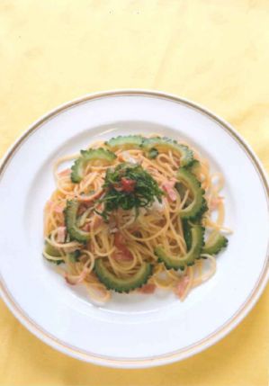 ゴーヤと夏野菜のパスタ