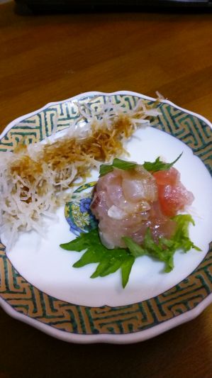 マグロとシチューマチのたたき