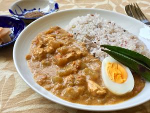 シブイとトマトの ”さらり” 夏カレー