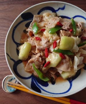 ヘチマと豚バラの美肌炒め・回鍋肉風