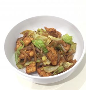 鳥胸肉を使った野菜炒め